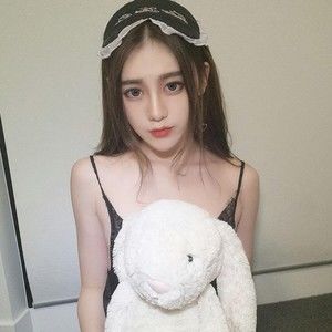 Meet your Posher, Clara